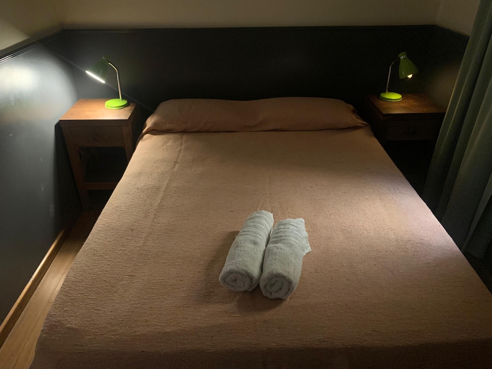 Alamo Hostel & Suites