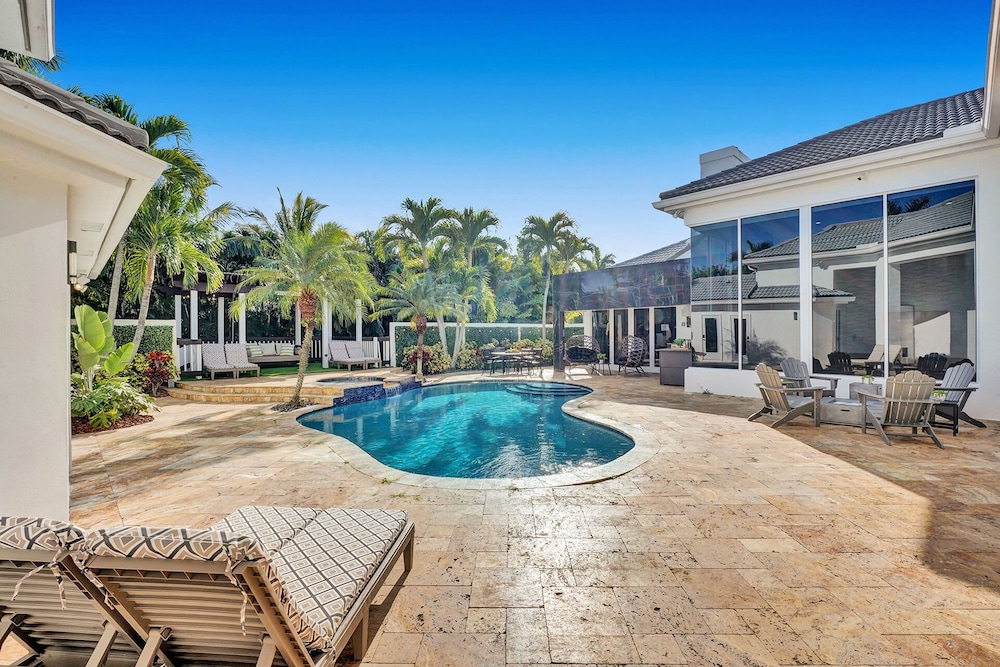Sophia's Luxury Compound Resort w/ Heated Pool!