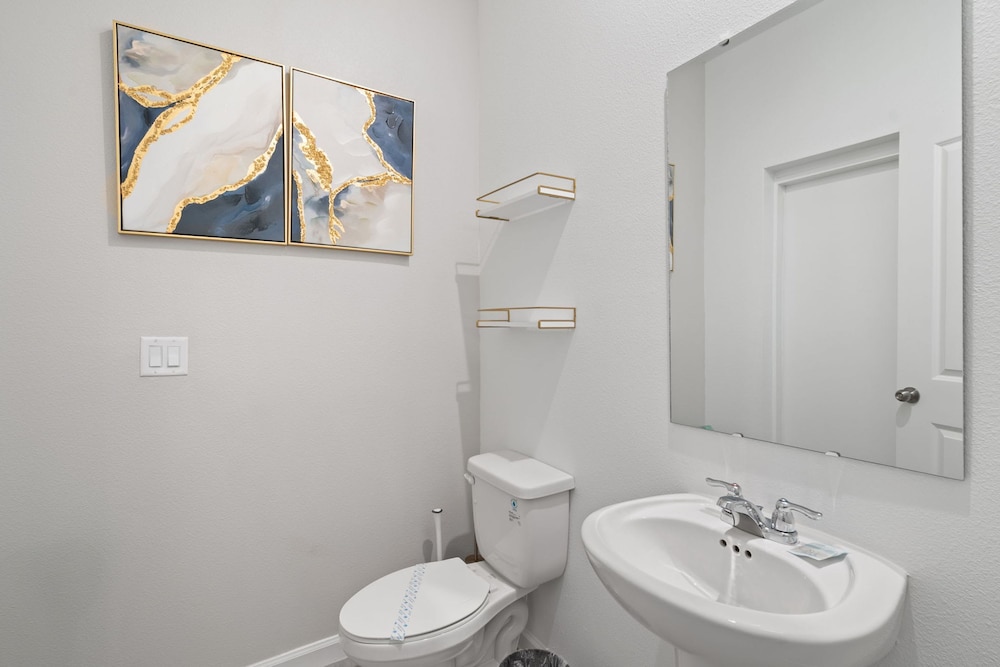 Chic 6 Bedroom Solara Home Pool and Themed Rooms
