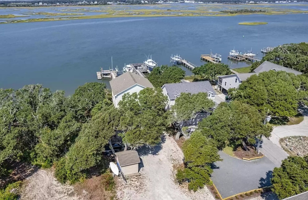 The Hydeaway by Topsail Realty