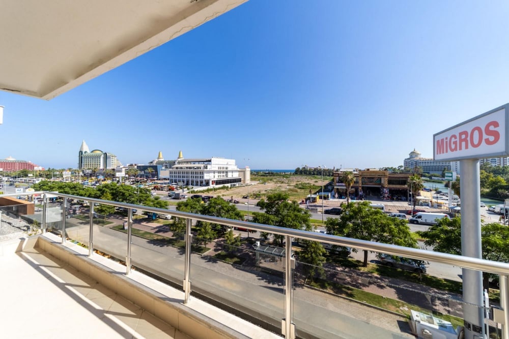 Flat With Sea View 5 Min to Beach in Antalya