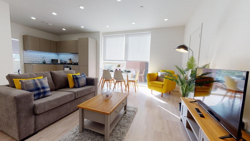 Stevenage Vacations - Luxury 1-bed Town Centre Platform South Stevenage - Property Image 1