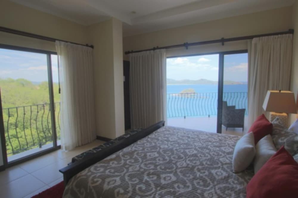 Pool Balcony Oceanview King Parking Full Kitchen - Flamingo Towers 25 view 4