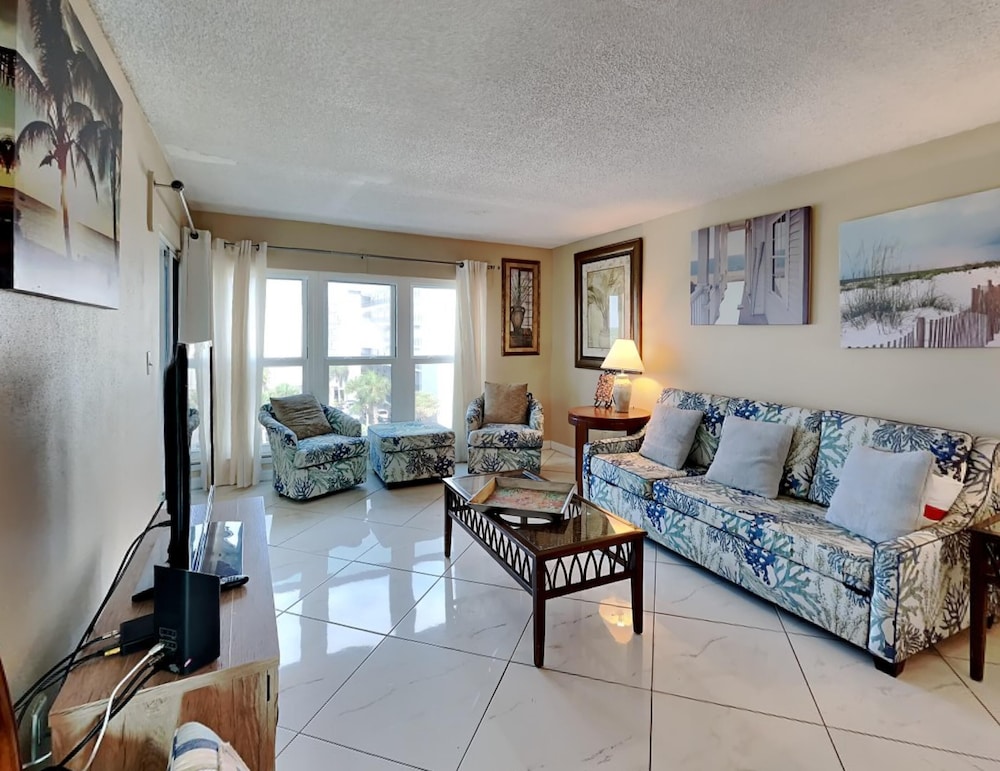 Emerald Isle Fort Walton Beach by Southern Vacation Rentals