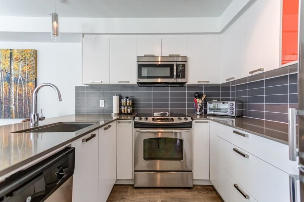 Songhees Suite at the Union Apartment - Image 3