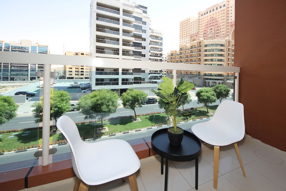 Premium 1 BHK in La Vista Silicon Oasis