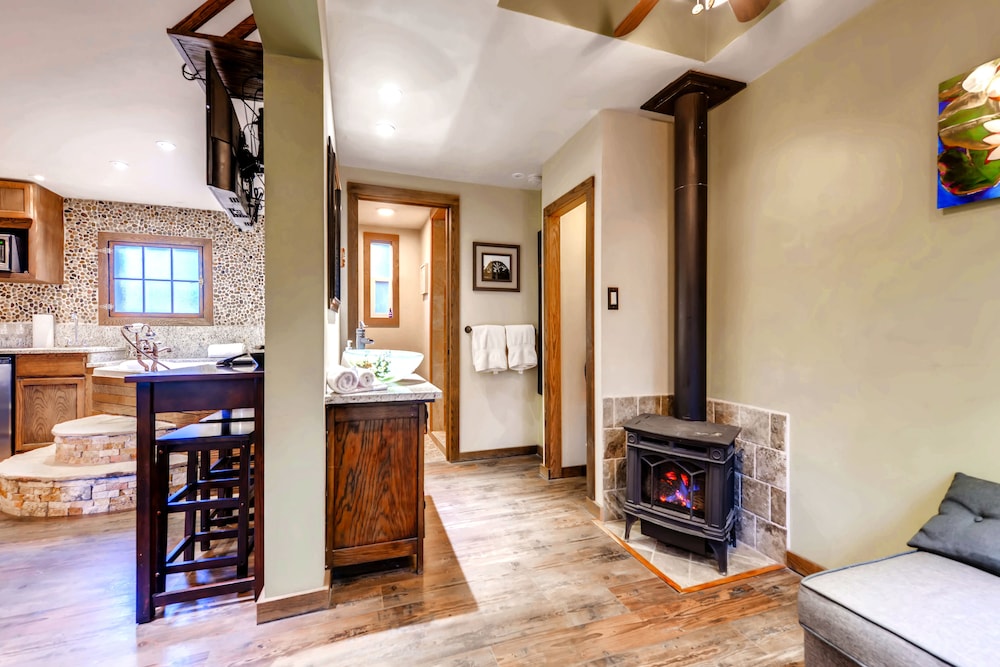 Cliff House Lodge B&B