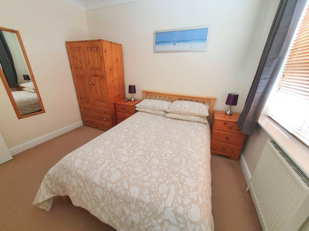 2-bedroom House Near Town With Superfast Wi-fi view 4