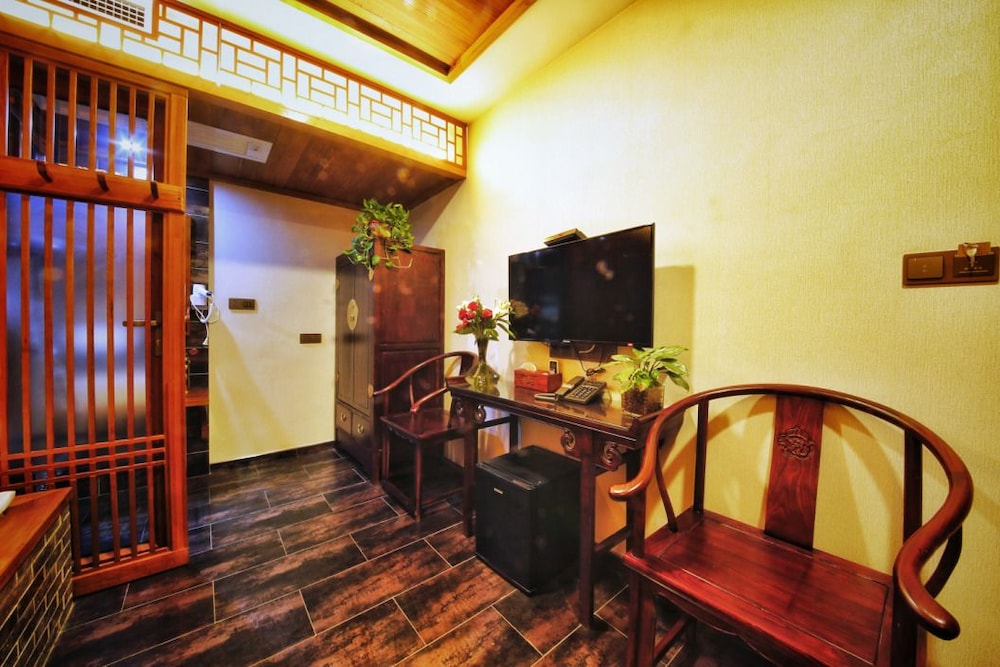 Hanruicheng Inn