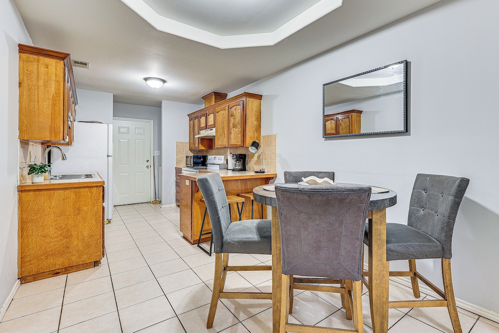 Near Utrgv & State Park: Cozy Mission Unit