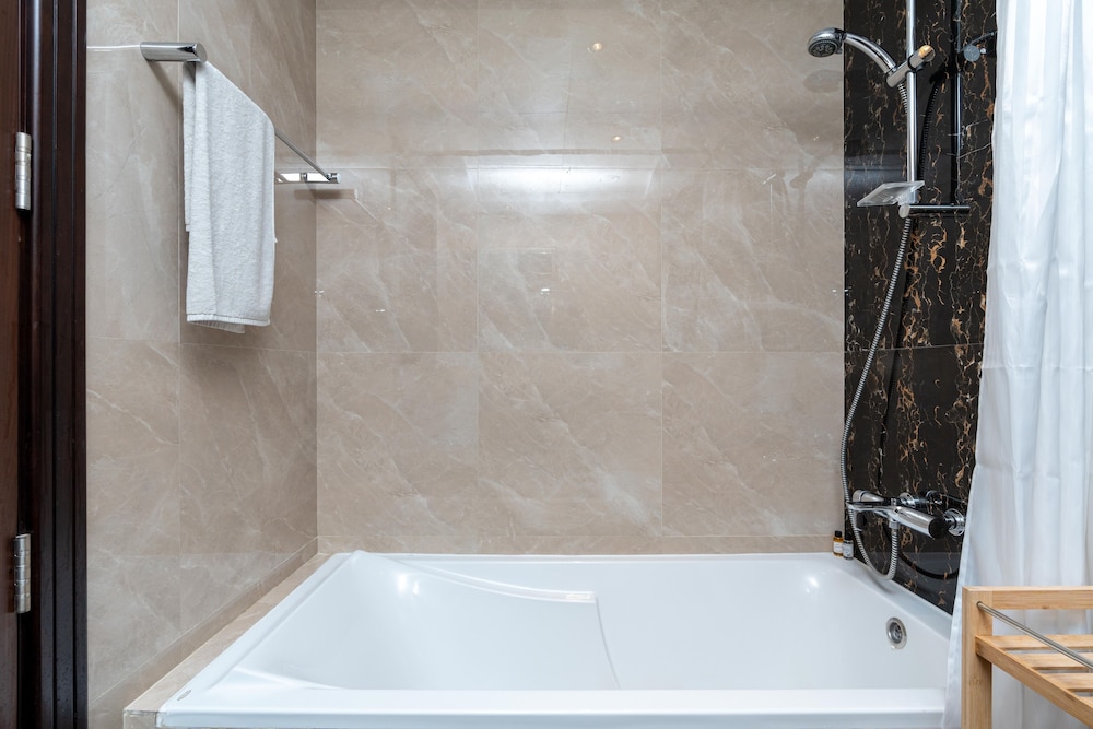 SuperHost - Vibrant Studio With Canal View Near Dubai Mall
