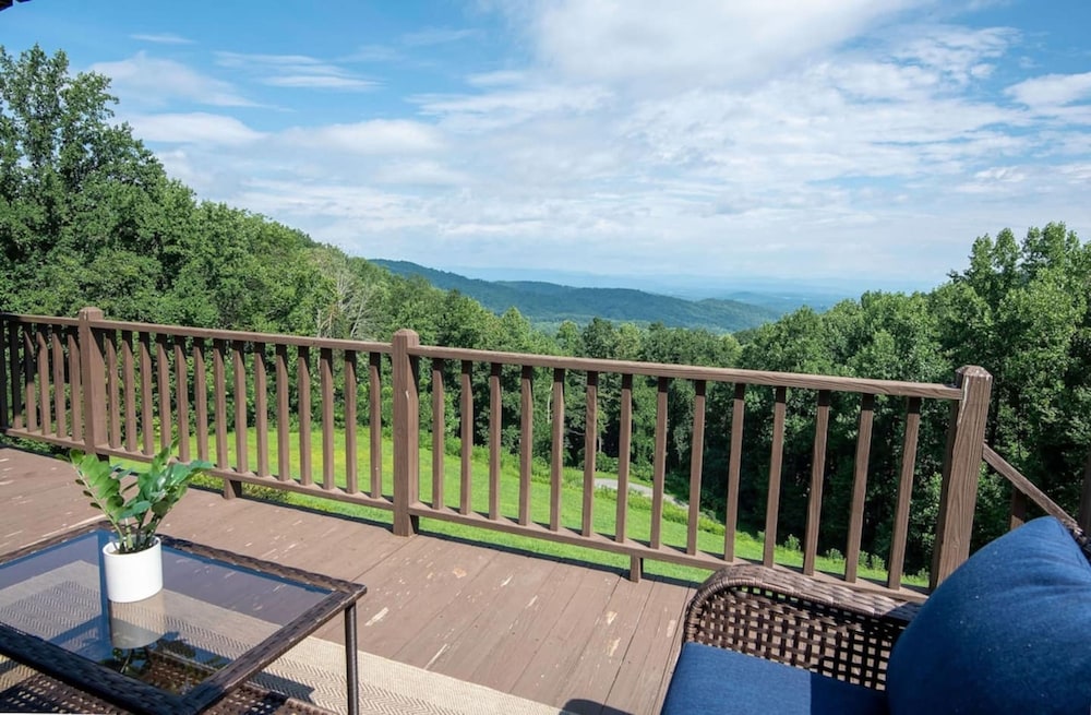 Private Cabin Blue Ridge Views Fireplace