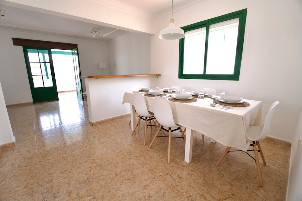 Bayside Kalendra Rofe A Hidden Retreat by the Sea