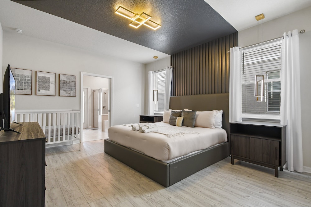 Iron Man Villa Pool Spa Near Disney 10br 3020 view 4