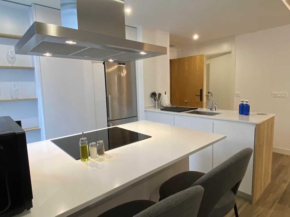 w Amazing 2BR With Terrace in Chueca