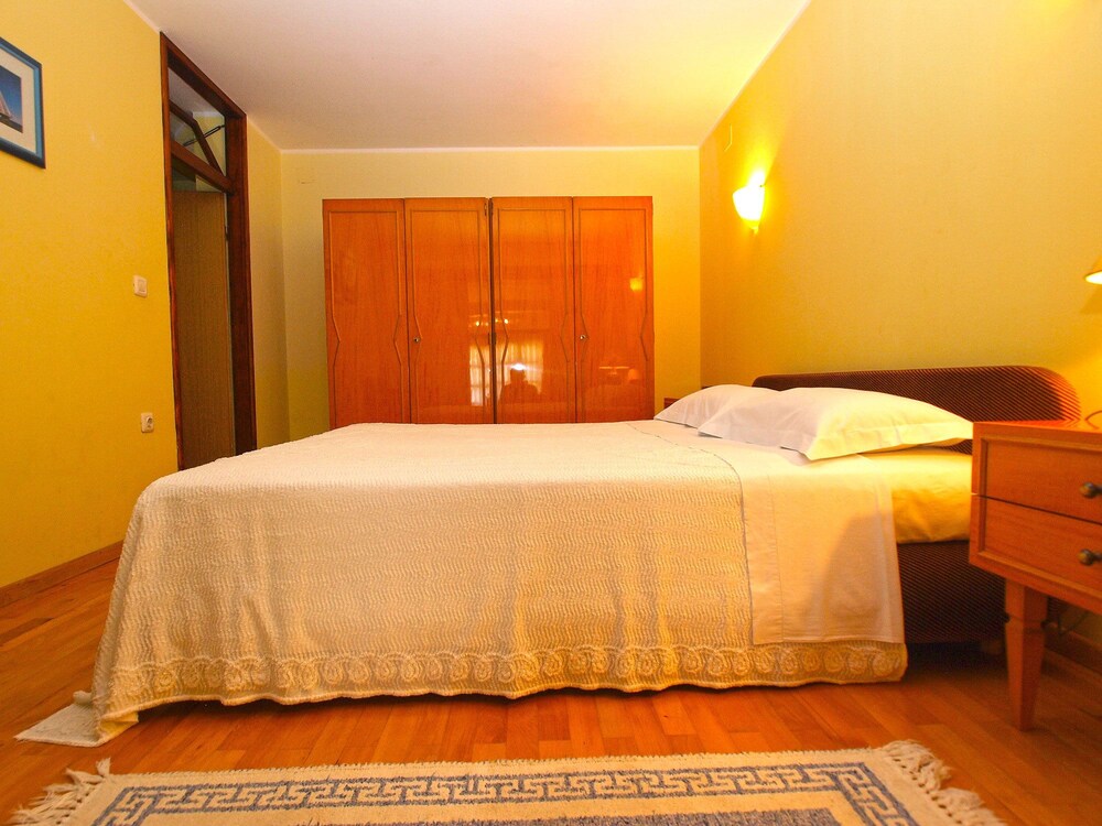 Apartment 389 view 2