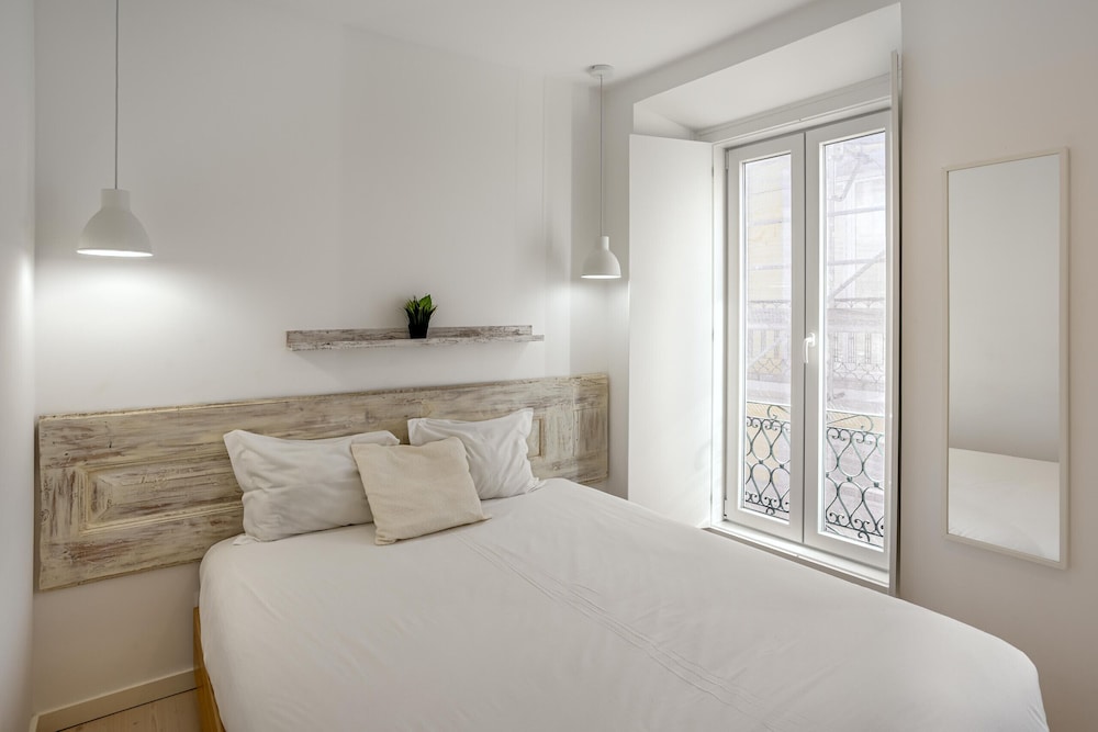 Downtown Modern Apartments I by Homing
