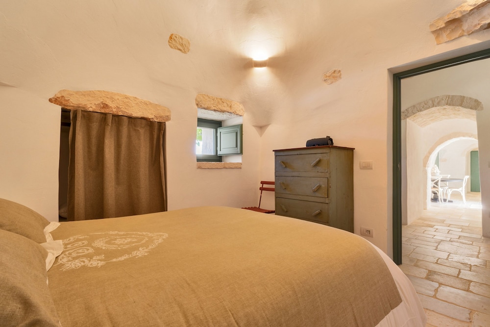 Trulli Pietra Rossa With Pool by Wonderful Italy