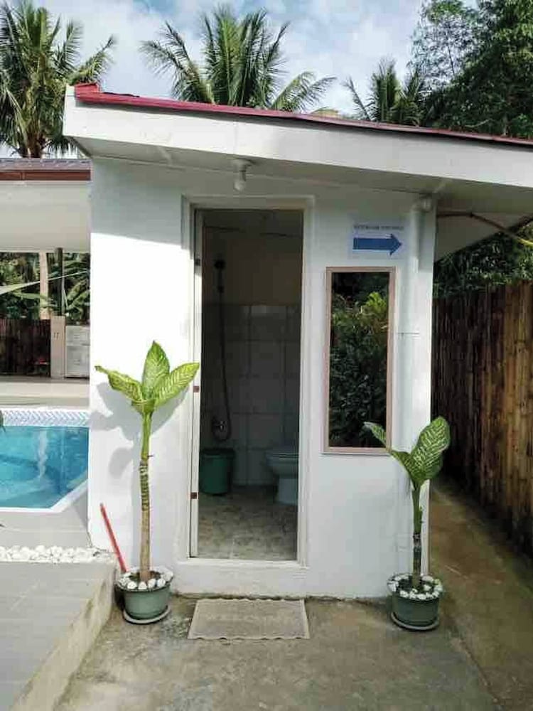 Serene Farmhouse Retreat in Alfonso, Cavite - Perfect for Family Getaways