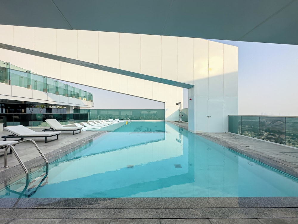Marco Polo - Furnished 1BR With Skyline Views Near Zabeel Park