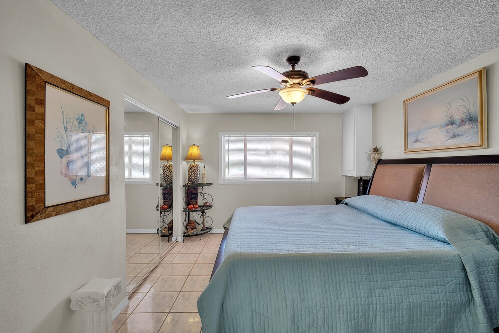 Waterfront Escape With Private Pool & Gulf Access 3 Bedroom Home