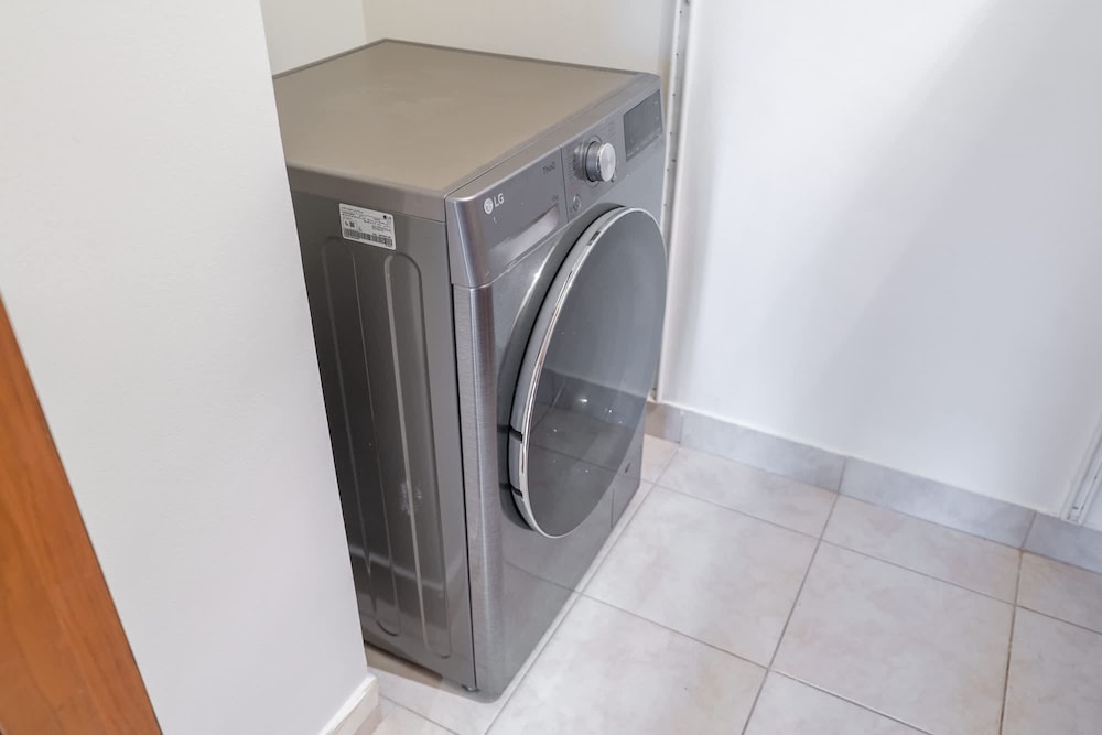 Magnificent 1 BR Apt Situated on a Prime Location