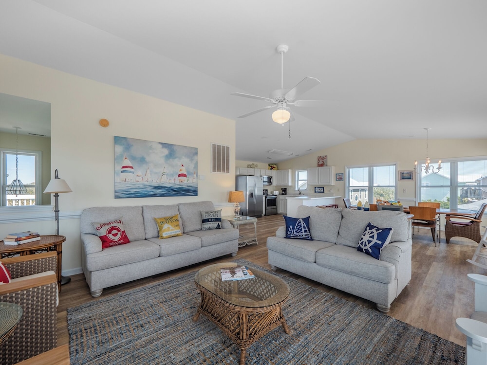 The Channel Marker by Topsail Realty