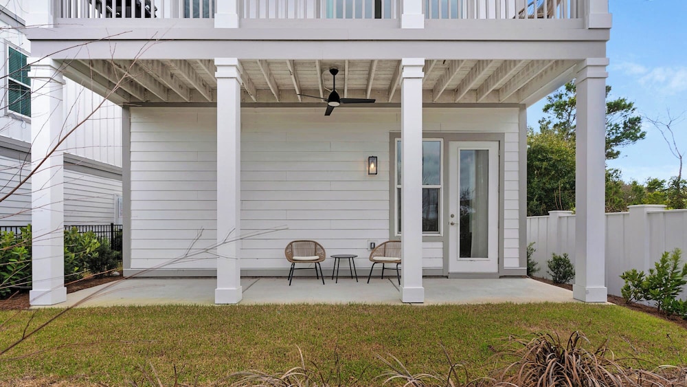 Inlet Beach Retreat With Rooftop Views, 4 Bikes + Free Attraction Tickets!