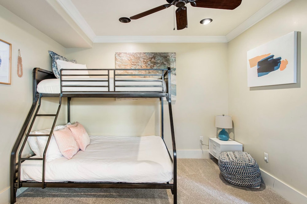 Poipu Penthouse W 2 Beaches Resort Amenities