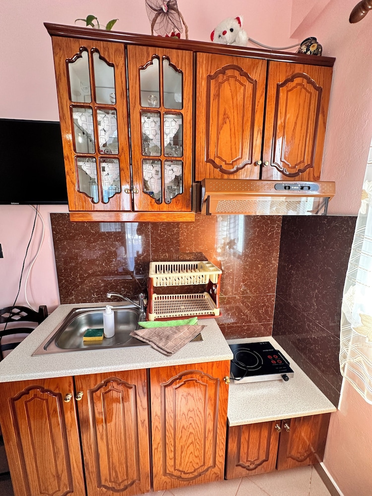 Apartments Meleqi