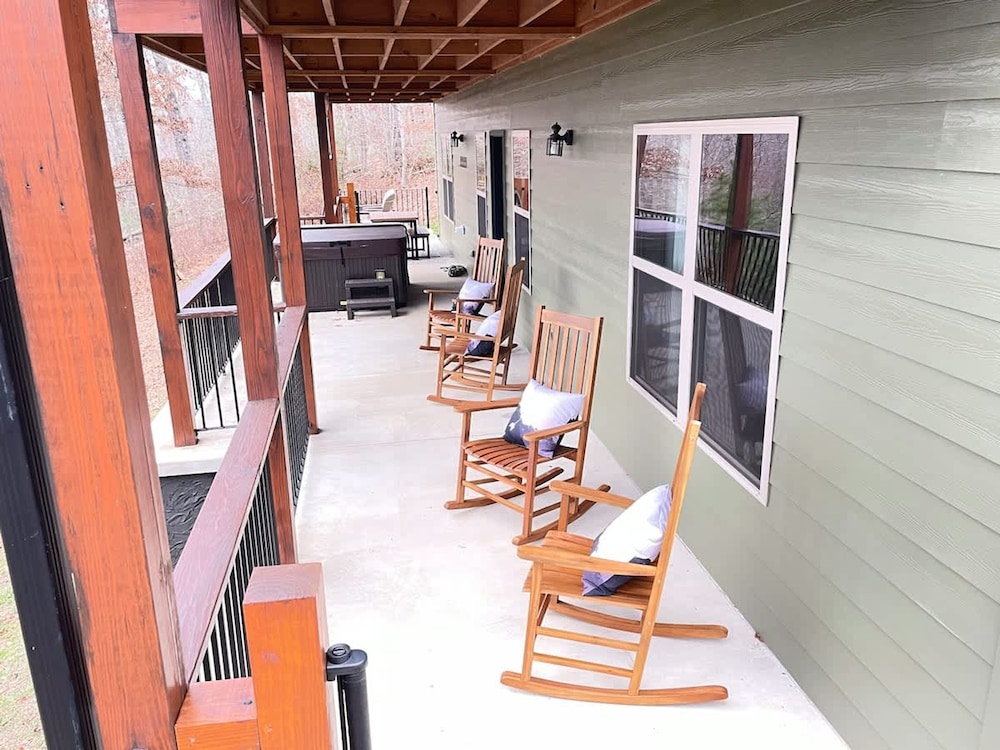 Gorgeous Blue Ridge Views Spacious Retreat With spa