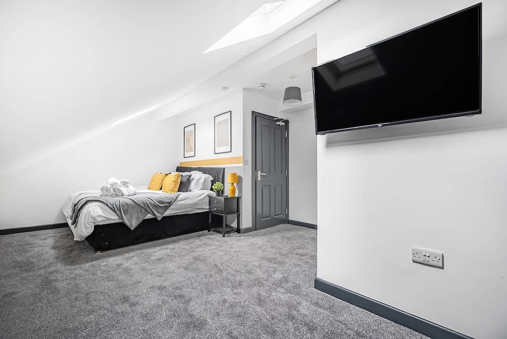 5-bed 5 En-suite Apartment in Manchester