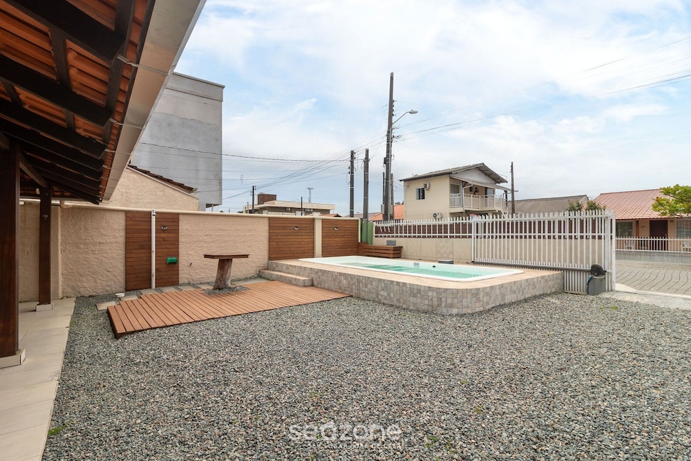 4 BR House w/ Pool, 500m From Beto Carrero Jrs0130