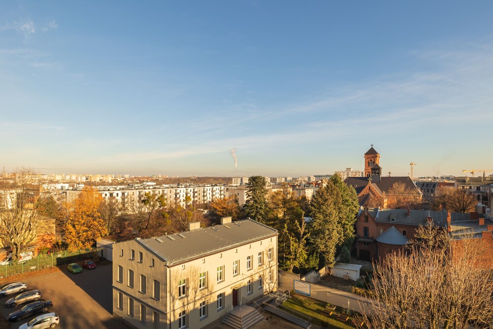 Apartment for 3 With Balcony by Renters view 4