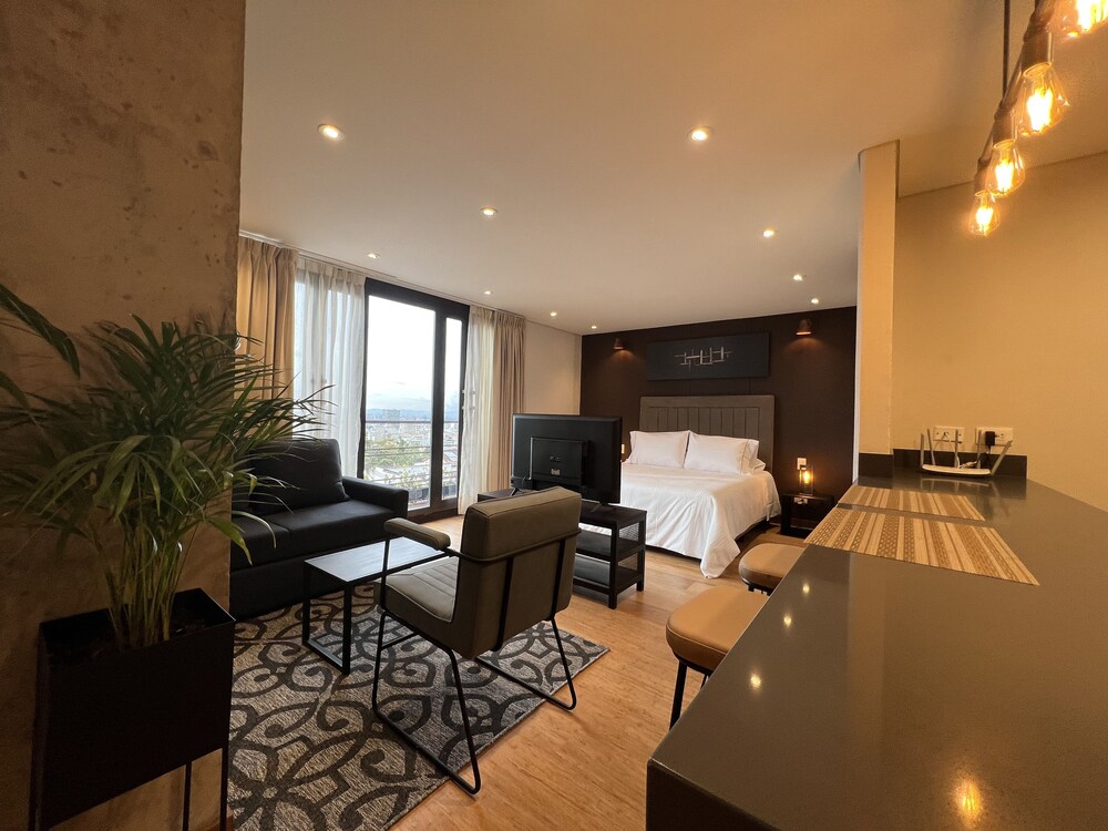 R4/ Artistic Loft in historic Candelaria view 3