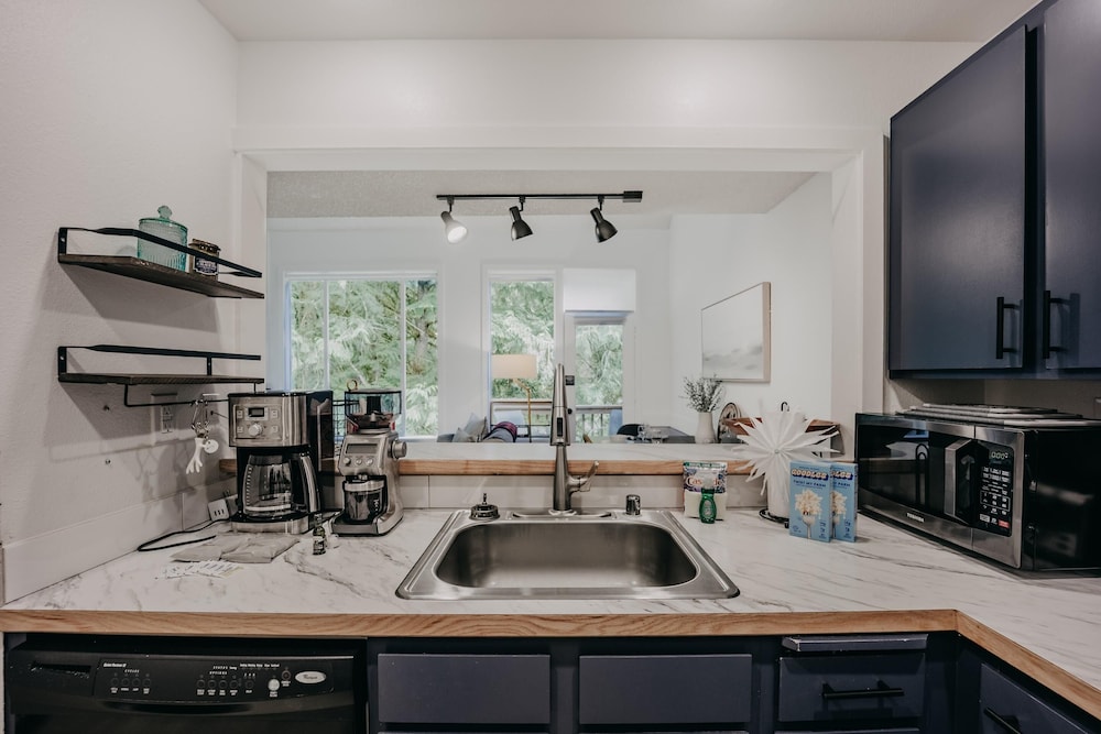 Snowater Condo #42 - Wifi - Pets Ok