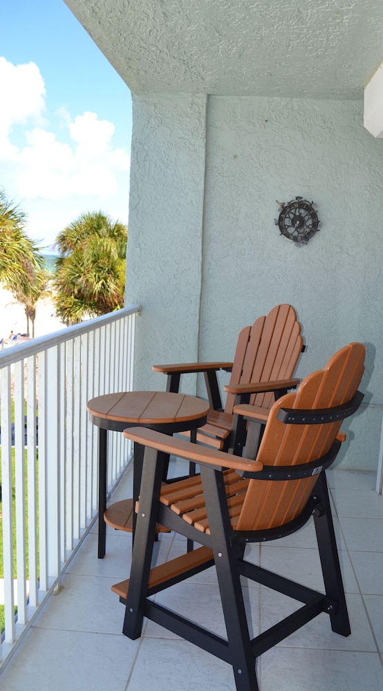 Sea Oats Beach Resort by Liberte