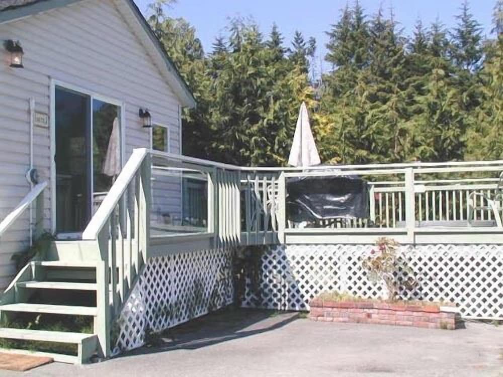 Sooke Vacations - Ty Collwyn Waterfront Retreat - Property Image 10