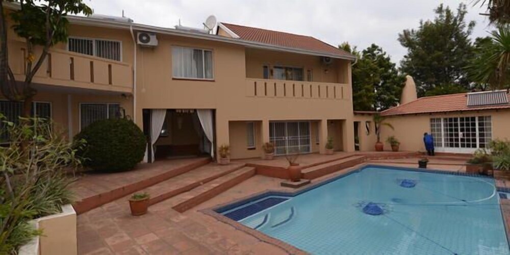 Attache Guest Lodge
