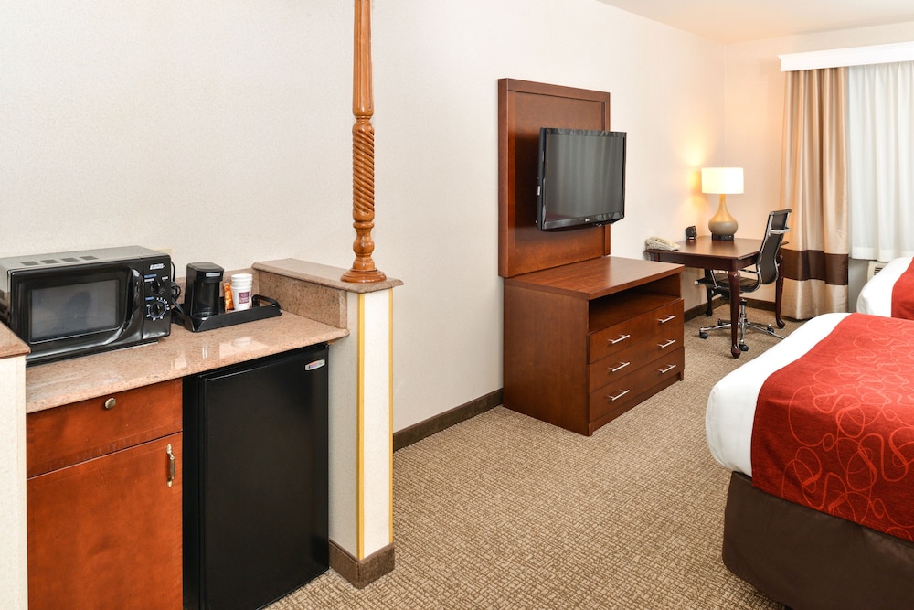 Redlands Vacations - Comfort Suites Redlands - Property Image 2