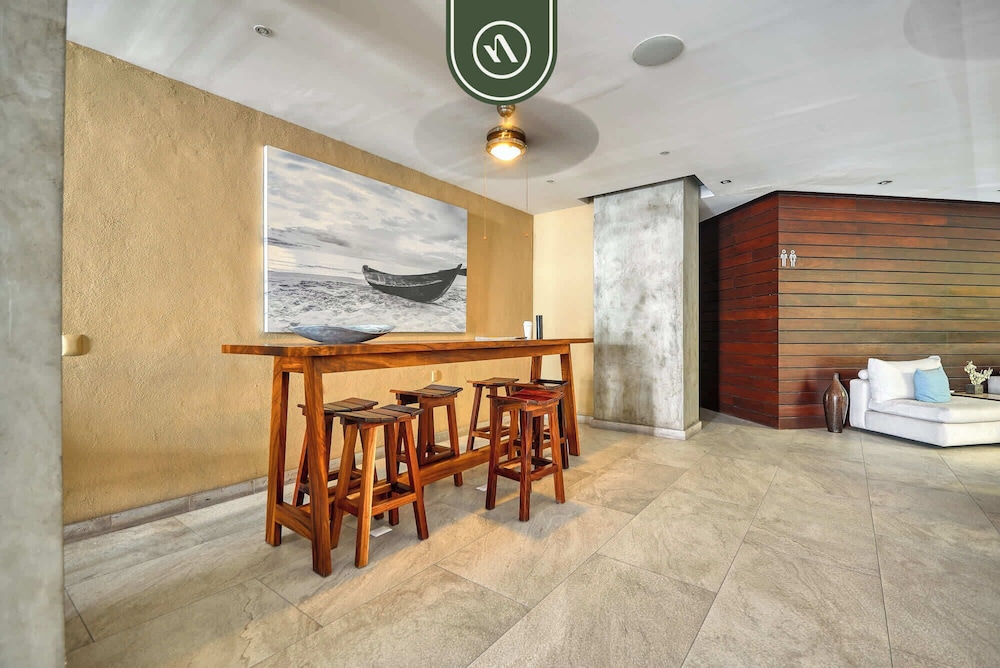 Amazing 1 BR Condo - Zona Romantica - Rooftop Pool