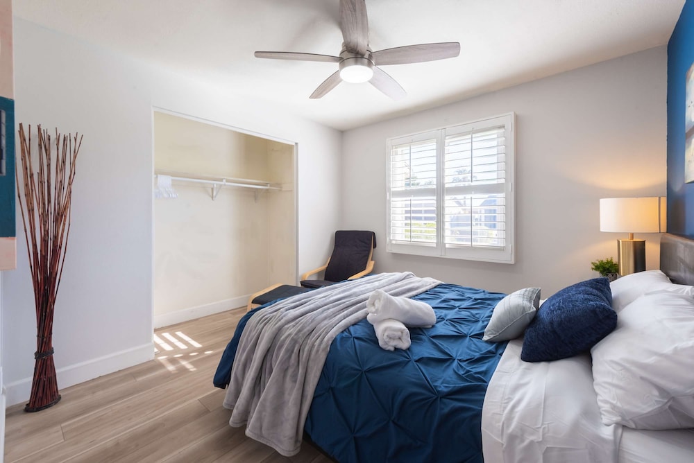Phoenix 4 BDR Home With Outdoor Entertainment