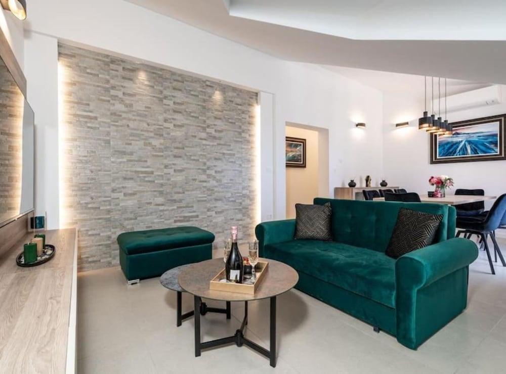 Friends & Family Home
