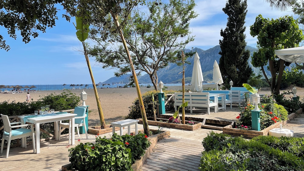 Bellerofon Hotel