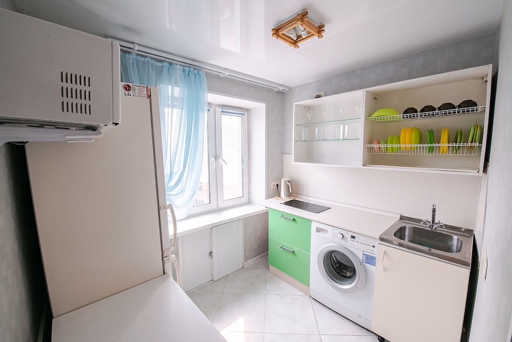 Apartment on Leonova 21A