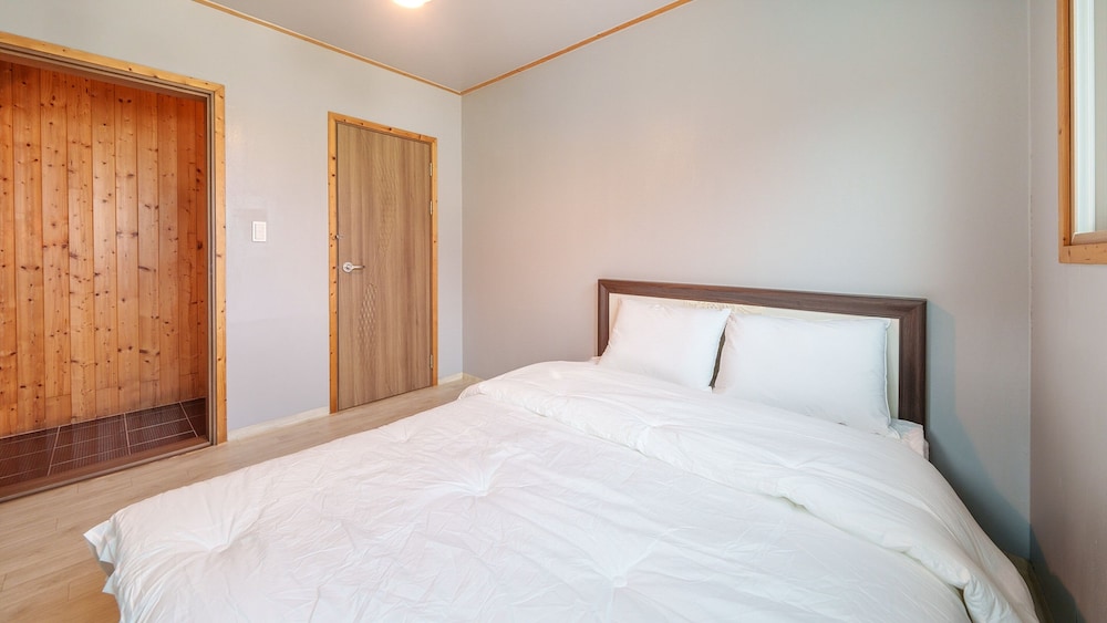Gapyeong Sanchaek Glamping Pension