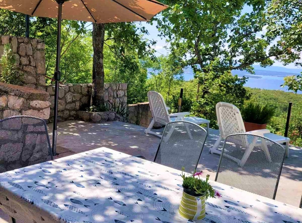 Serene Crikvenica Holiday Home With Hot Tub