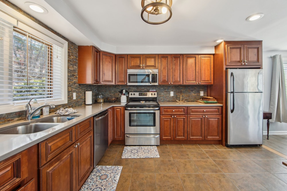 Hullabaloo 23E - Upgrade End Unit With Mountain Views 2 Bedroom Townhouse by The Summit at Gore Mountain