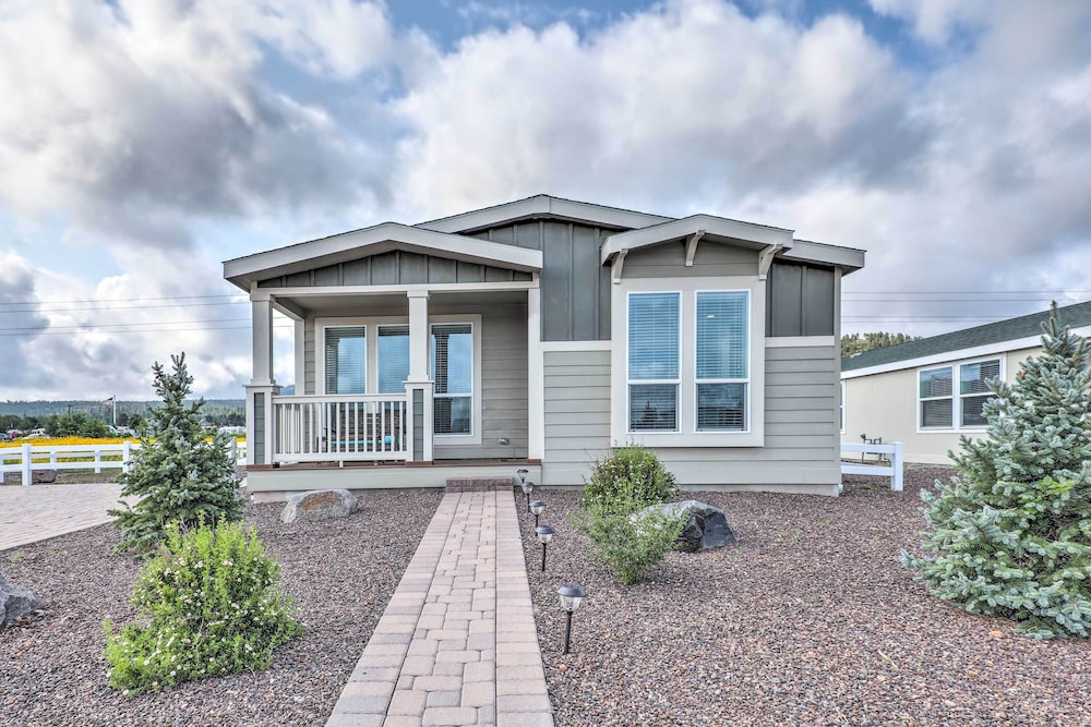 Modern Williams Home: 55 Mi to Grand Canyon!