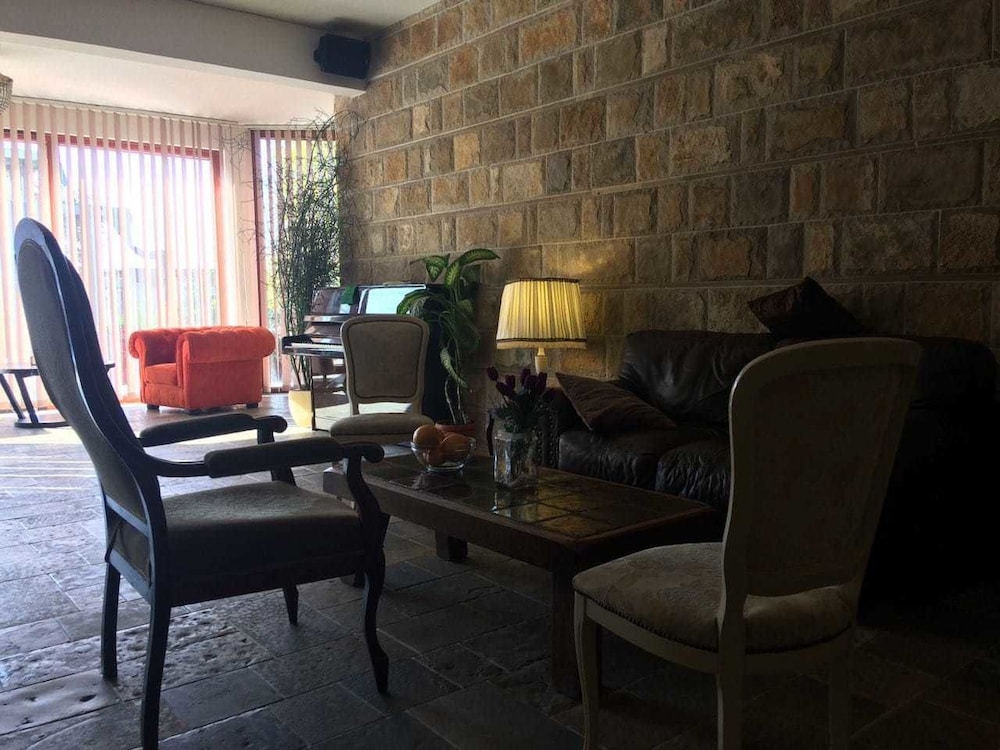Belgrade Hills Villa and Suites